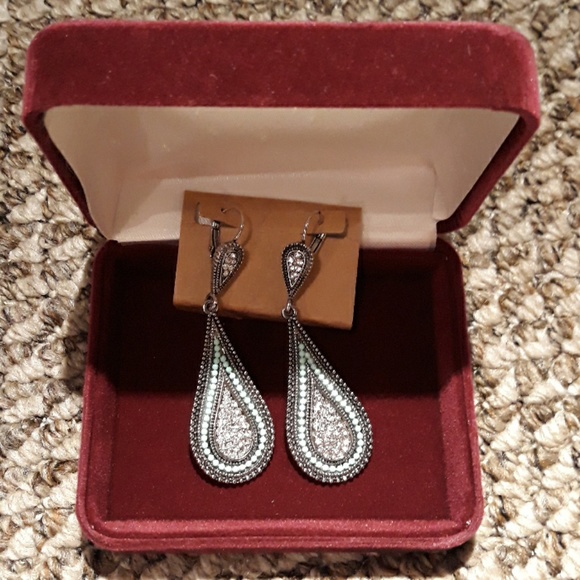 2 for $18☆ Dangle Drop Earrings - Picture 2 of 3